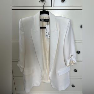 Zara women’s white blazer. New with tags. L large